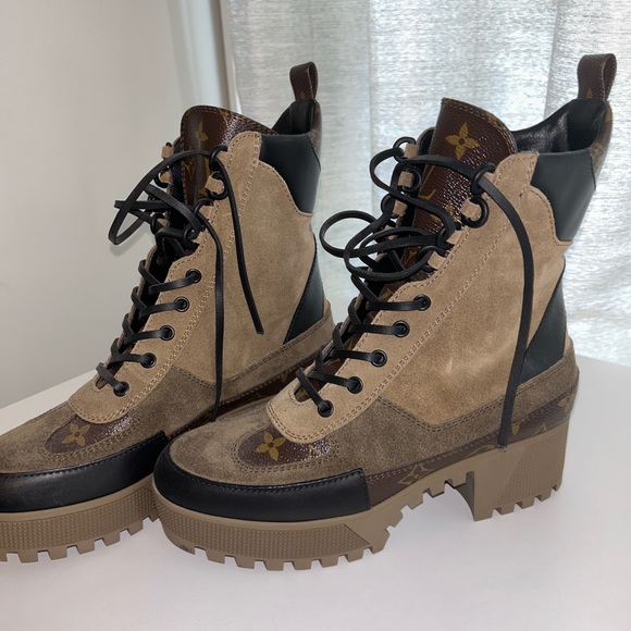 Authentic Louis Vuitton Laureate Platform Desert Boot. - Picture 2 of 7